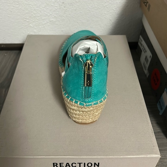 COPY - REACTION KENNETH COLE Womens Wedge Sandals In Turquoise - Picture 6 of 8